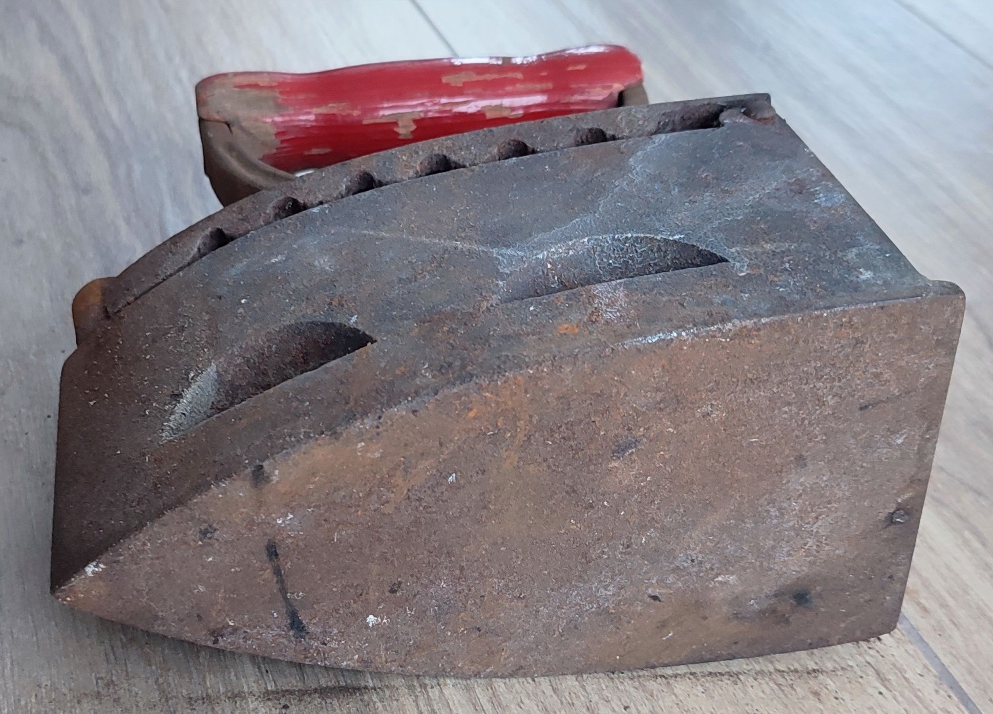 Polskie żelazko węglowe stare żeliwne antyk zabytkowe vintage retro