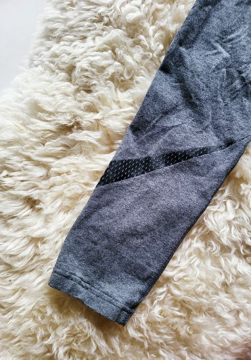 Legginsy Nike Szare rozm M Czarny Znak