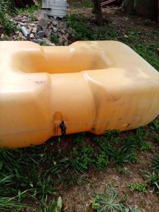 Vendo depósito de combustível