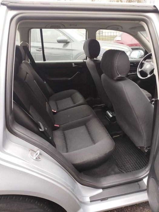 Volkswagen GOLF IV за 3500 $