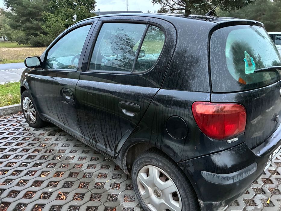 Sprzedam samochód Toyota Yaris 2005