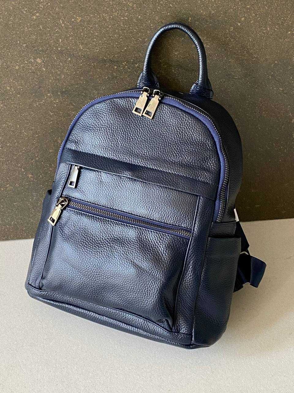 Кожаный женский рюкзак черный, беж, синий