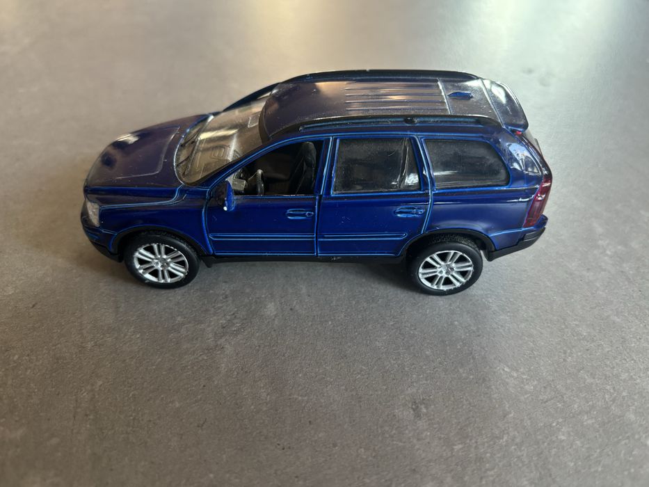 Model skala 1/34 Volvo XC90 pull back