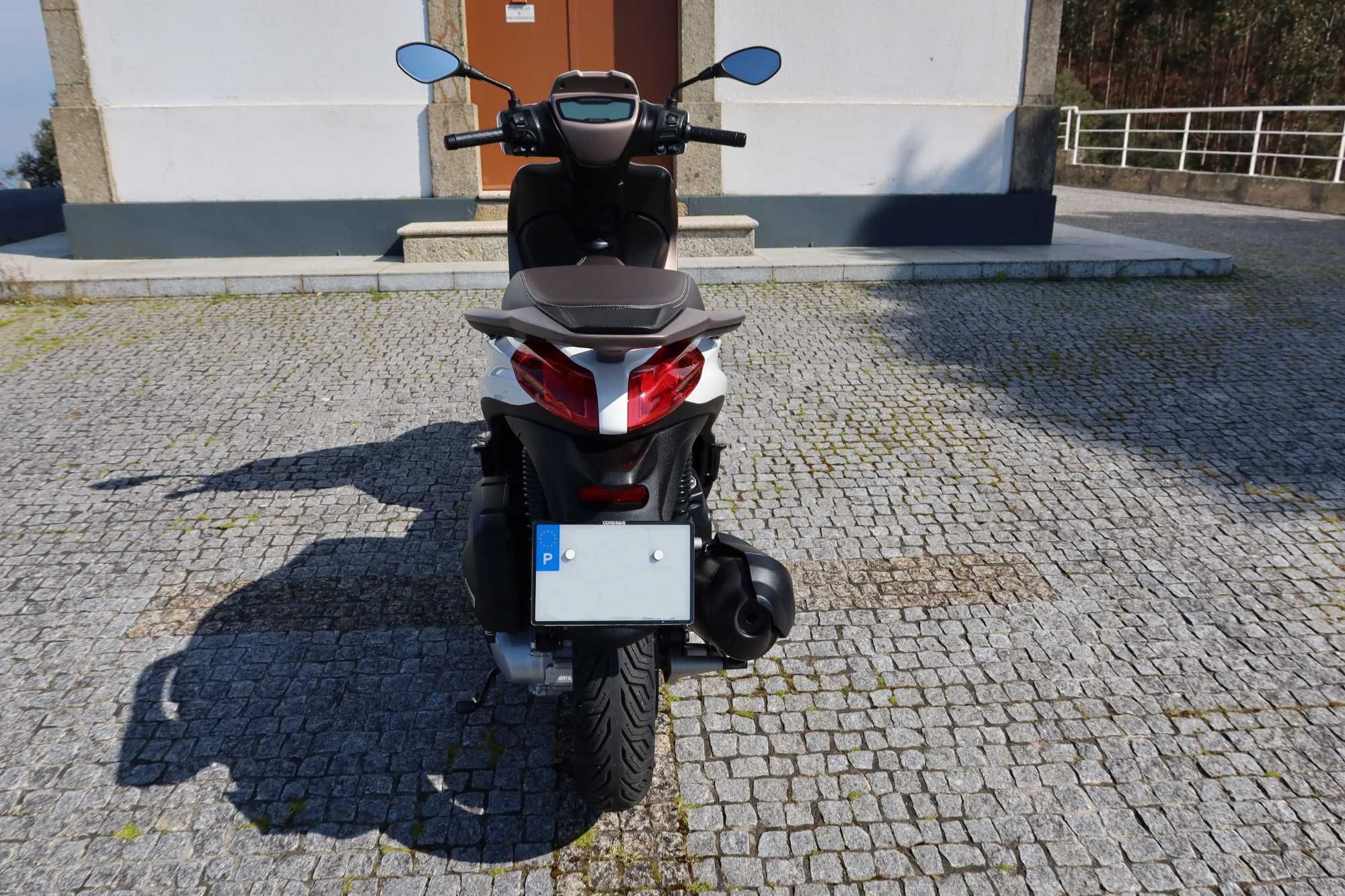 Piaggio Medley 125 (Abril/2022)
