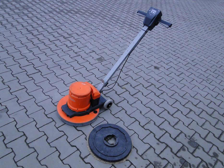 Polerka szlifierka szorowarka cykliniarka PARKIET beton NUMATIC 1515