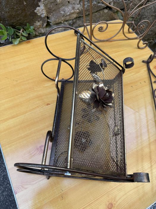 3 Peças de adorno antigas em ferro .