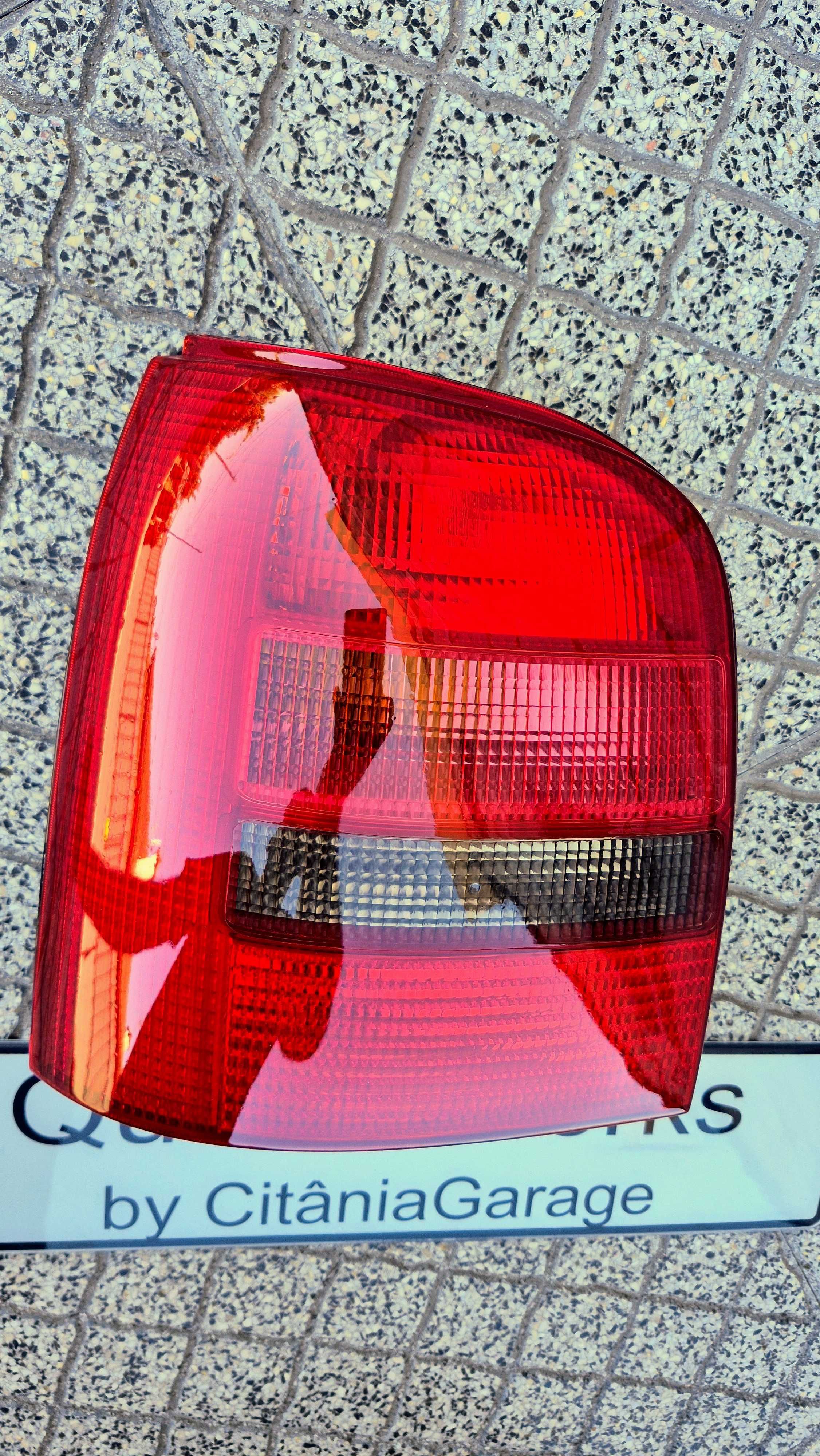 AUDI A4 B5 (8D)-Stop/Farolim Avant Esquerdo COMO NOVO 1996 até 2001