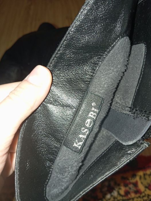Продам зимові чобітки