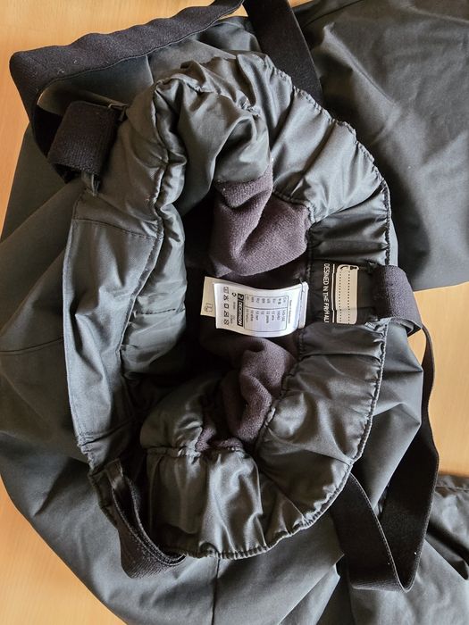 Duas calças para ski + dois capacetes