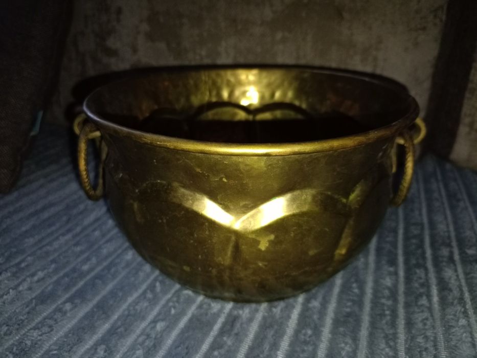 Mosiężna donica dekoracyjna