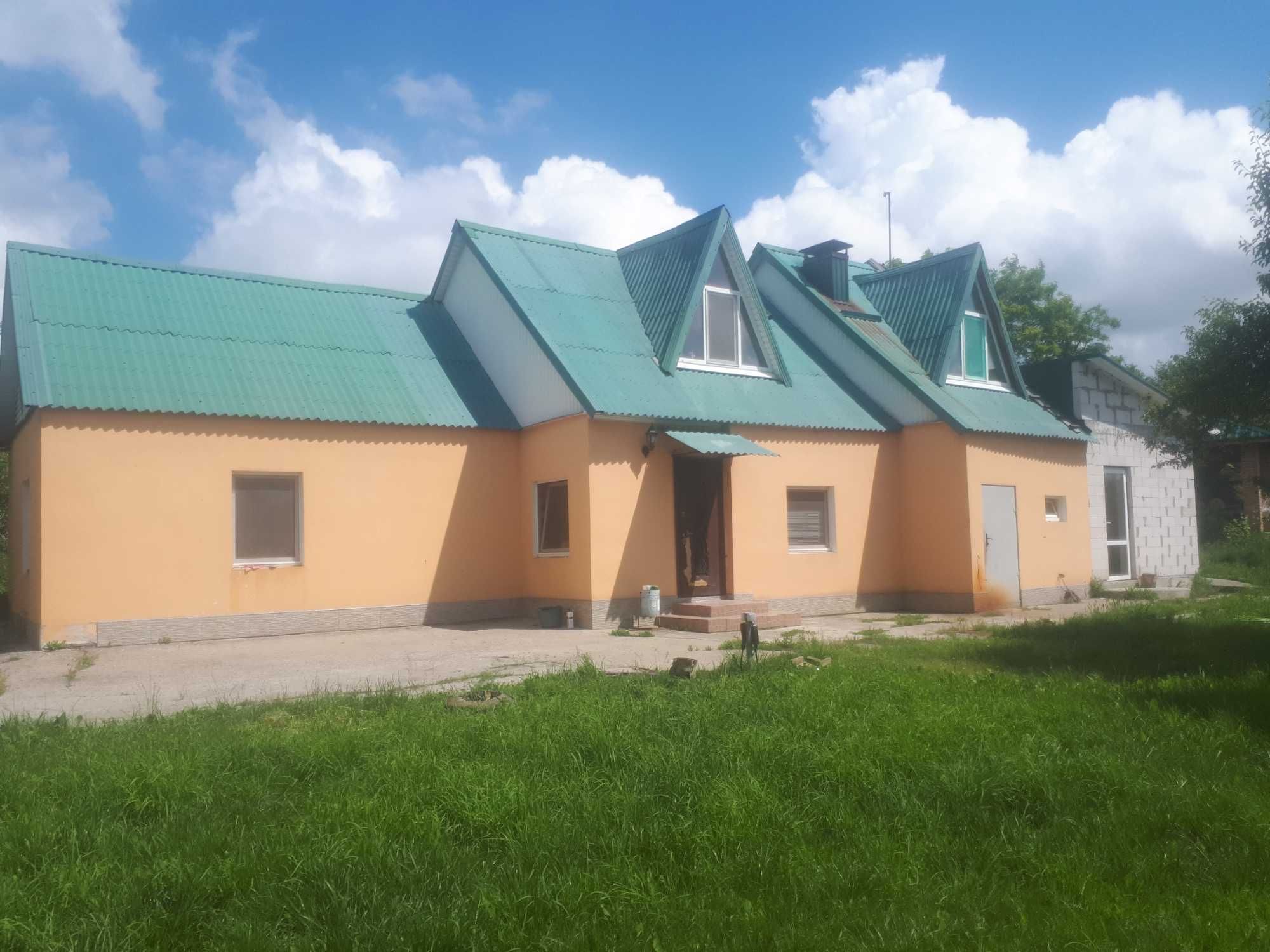 Продам двух этажный дом в селе Бабурка