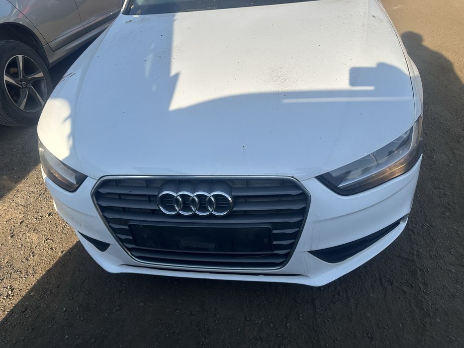 Audi A4 B8 lift  silnik 2.0 TDI 2013r,Anglik z kluczykami
