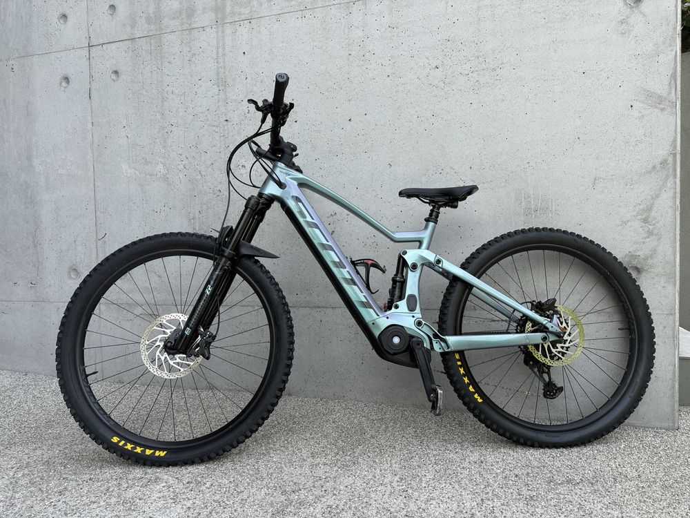 Scott Strike 900 E-Bike – Carbono, Suspensão Total, Pouco Uso