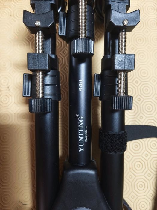 Carrinho Yunteng Dolly 900 para tripés câmeras