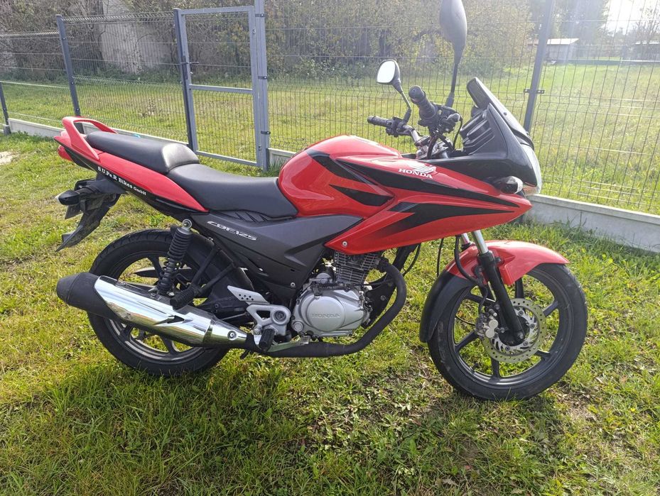 Honda CBF 125 czerwony