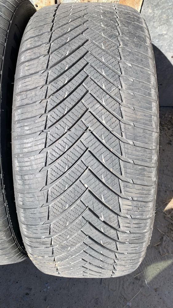 Opony caloroczne 235/50r18