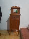 Mesa de Cabeceira antiga com espelho