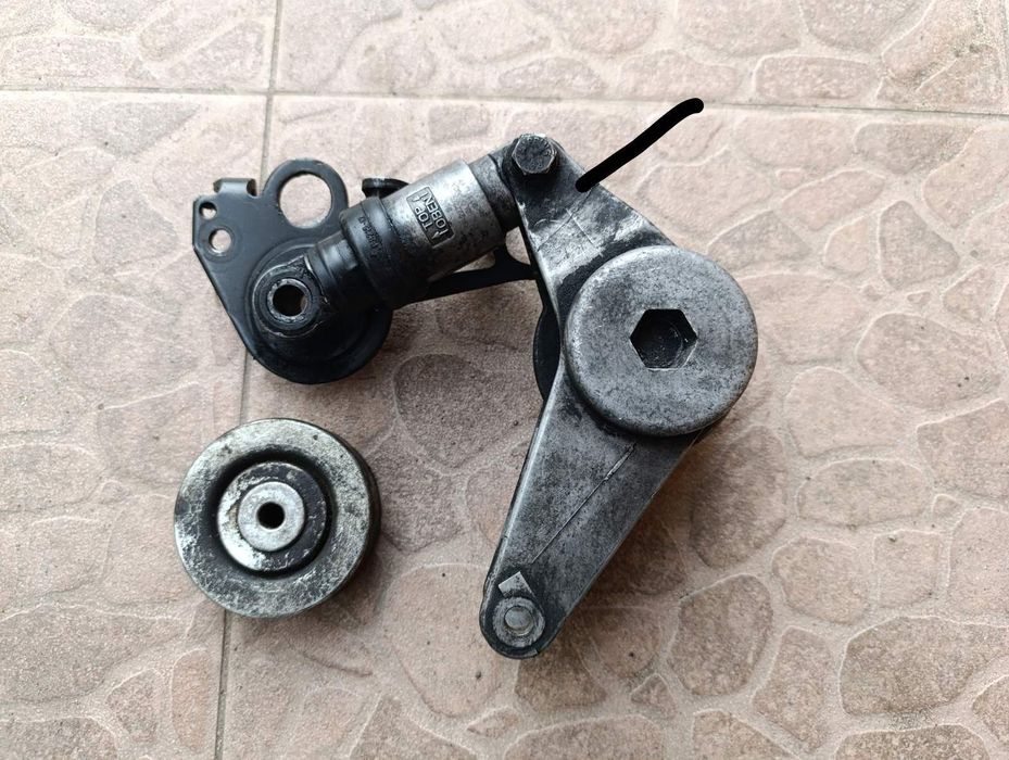 Кронштейн натяжителя ремня BMW E39 2.5 Tds M51 Opel Omega b 2.5 td M51