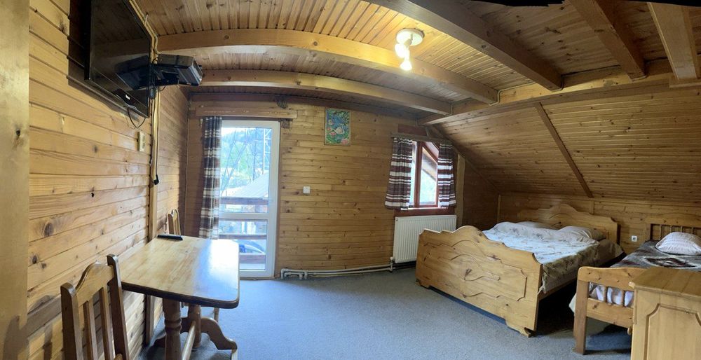 Котедж у Карпатах з чаном.