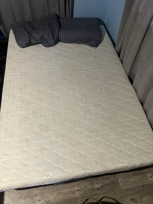 Матрас бу 195 , 135, 13 см. М. Барвінкове