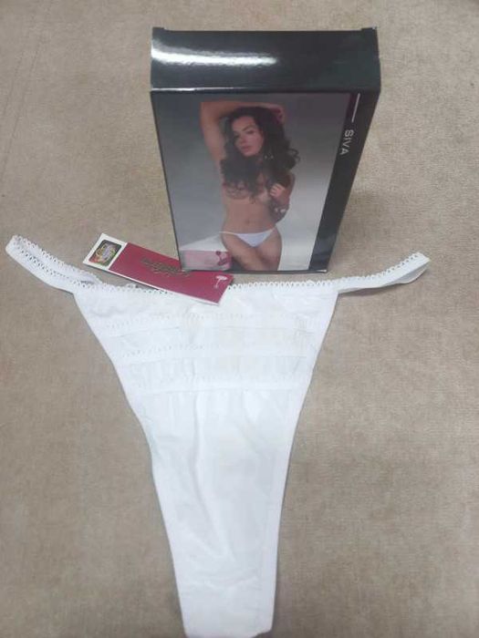 Białe stringi śliska tkanina rozm. XL