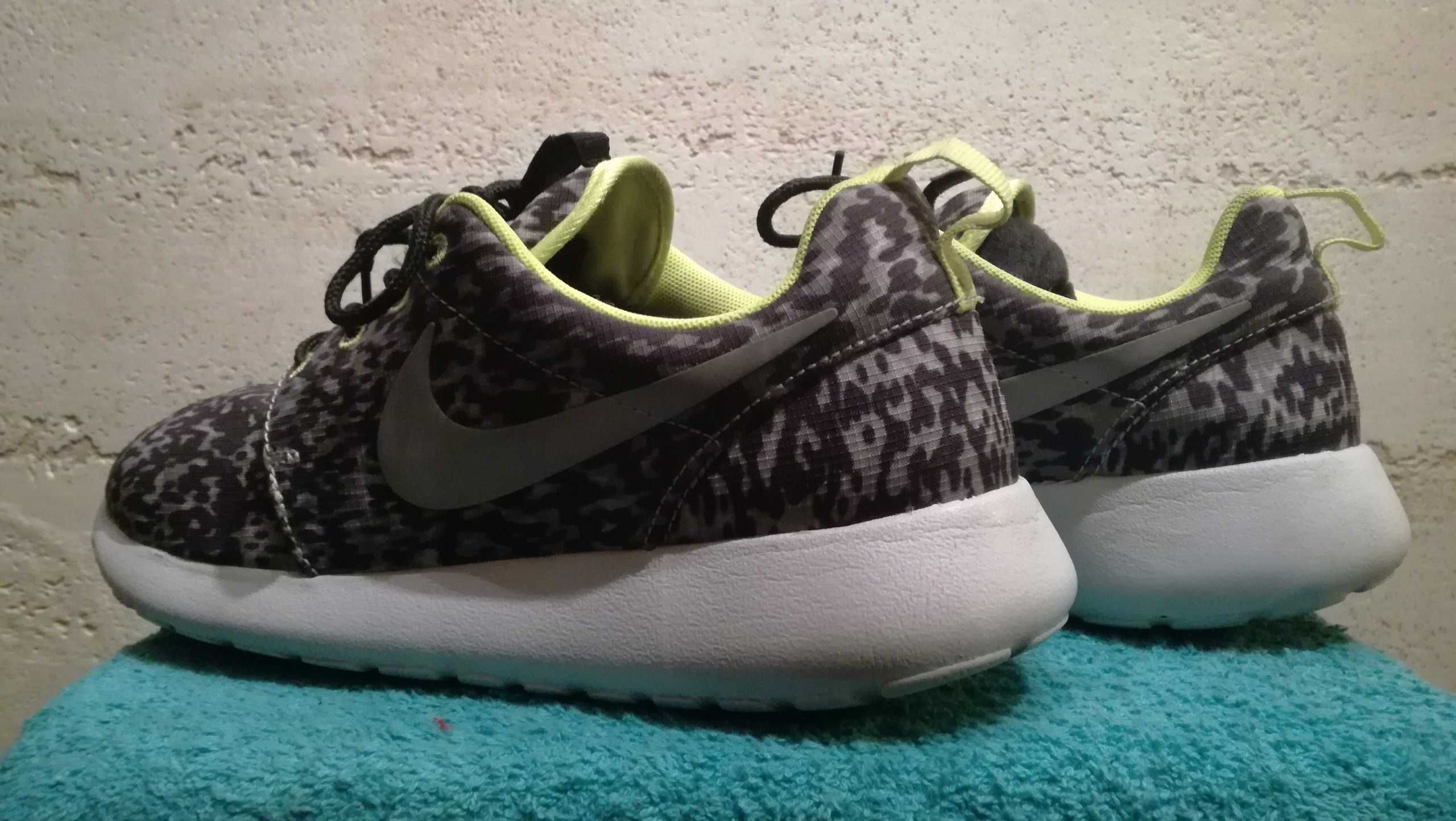 Sneakersy NIKE ROSHE ONE ROSHERUN PRINT r.39 stan bardzo dobry