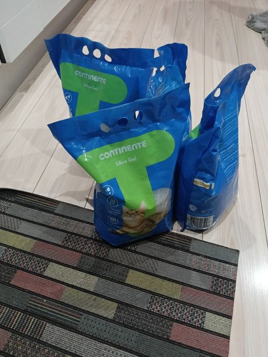 Vendo 5 pacotes de areia sílica gel