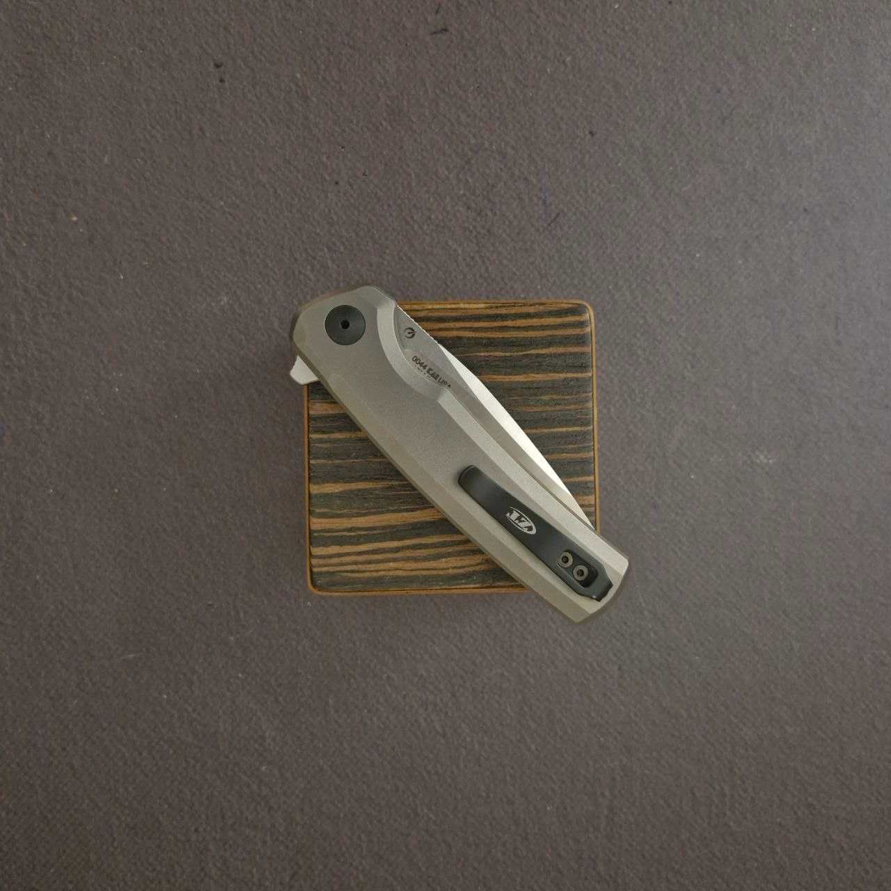 Zero Tolerance ZT 0044 S45VN Button Lock Новинка!