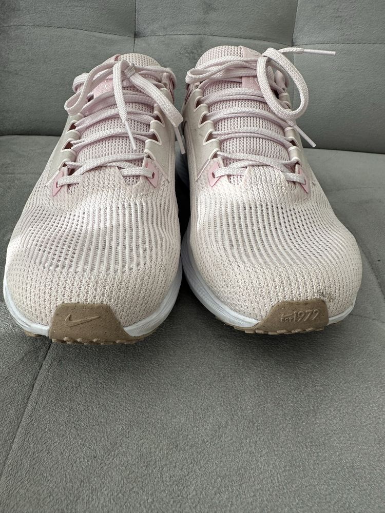 Nike Pegasus 40 44,5 jak nowe