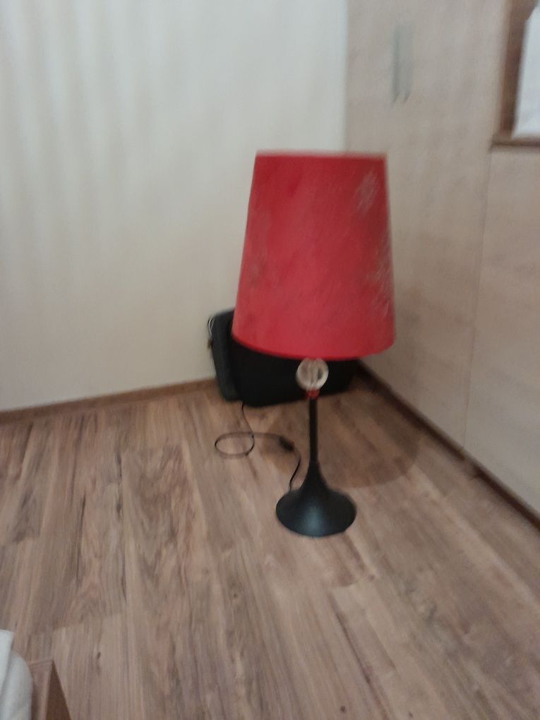 Lampa stojąca kolor czerwony abażura