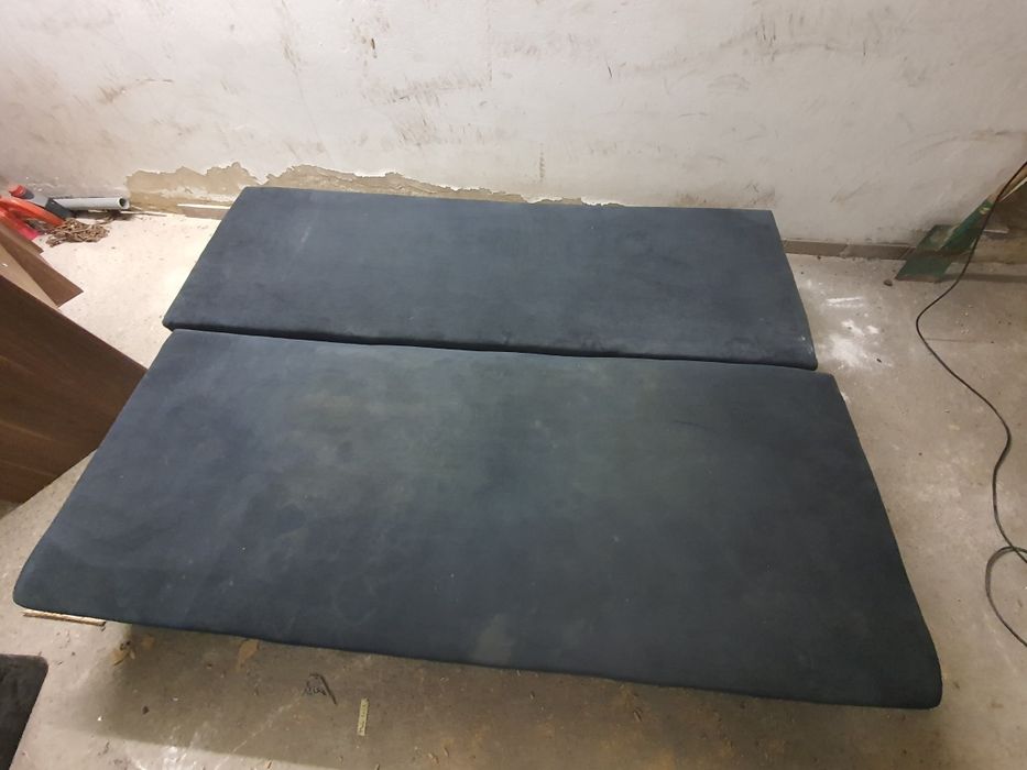 Czarny Tapczan Używany