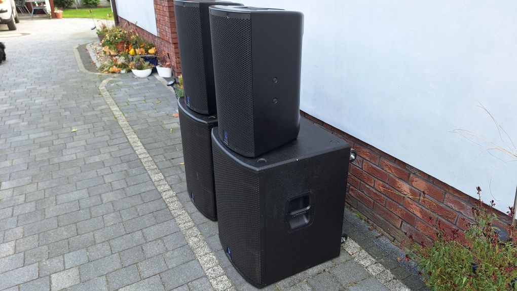 Turbosound iq12
Turbosound iq18b