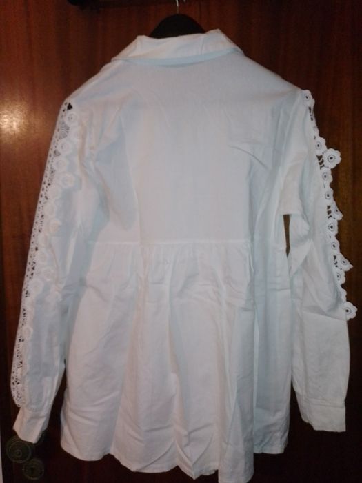 Blusa branca rendada
