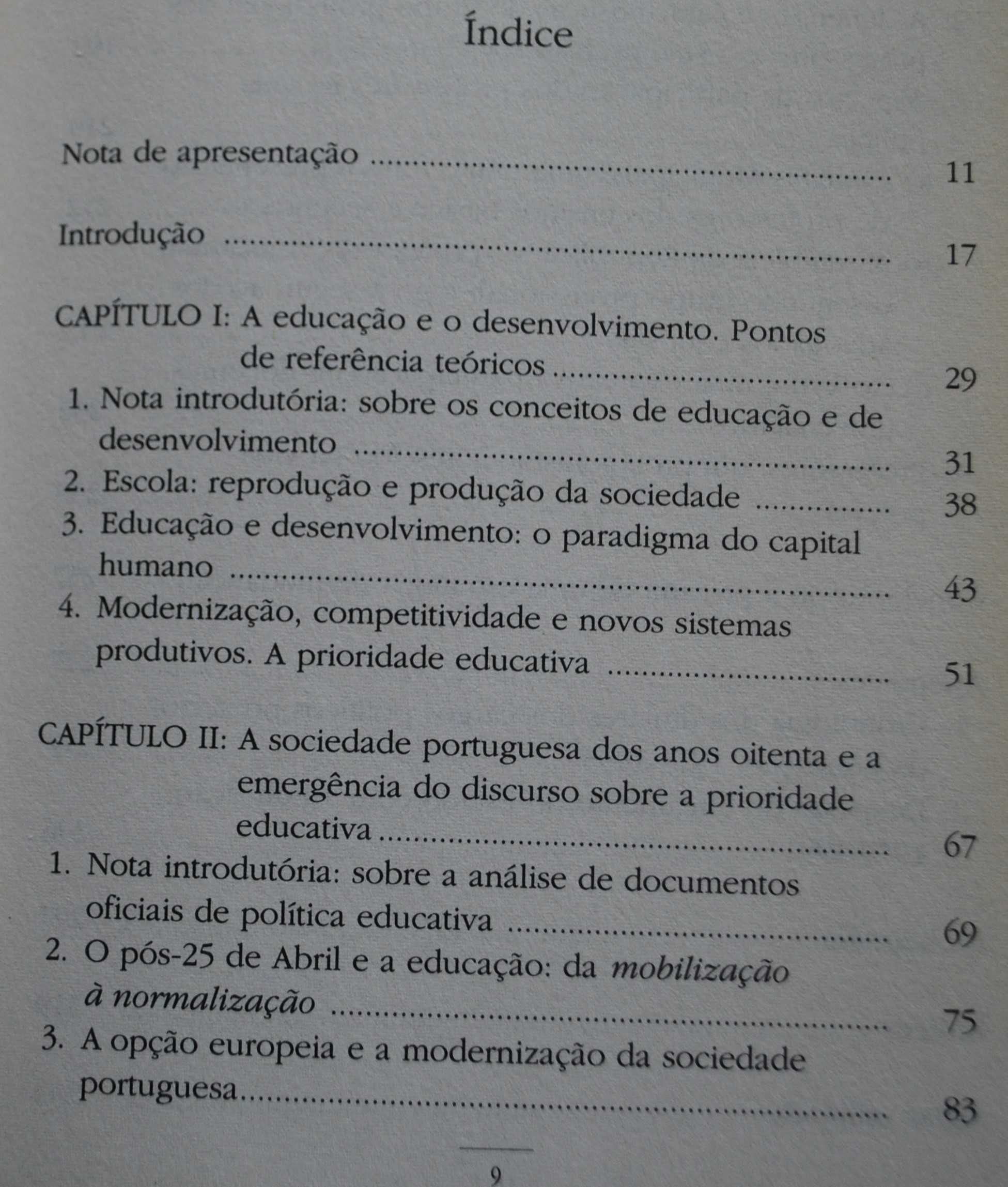 Política Educativa em Portugal de António Teodoro