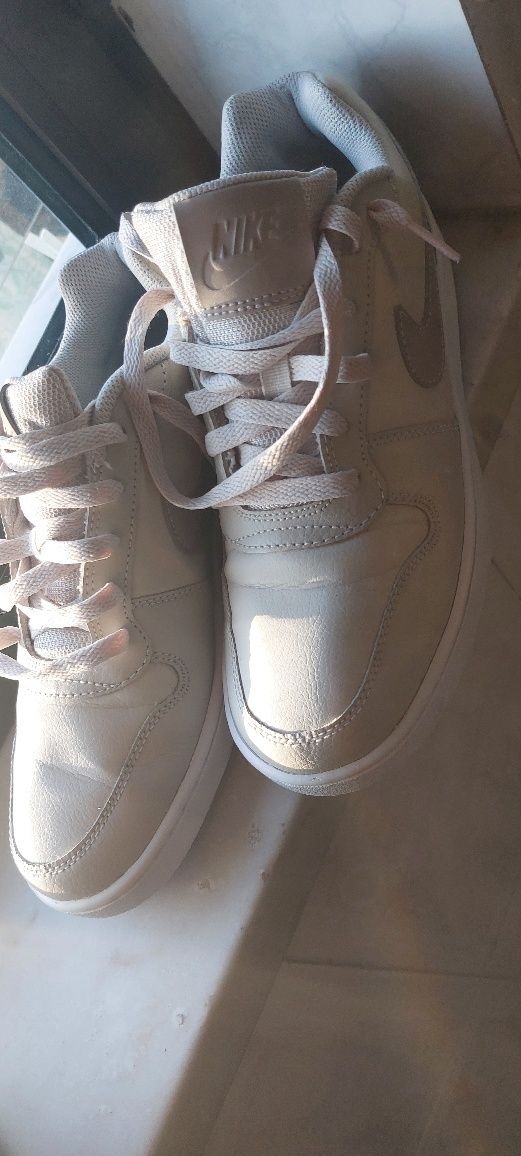 Tenis Nike Tamanho 40.5 Usado em bom estado Entrego Alfragide e Benfic