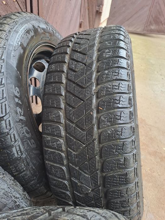 Pirelli zimowe 215/60/16 Mazda