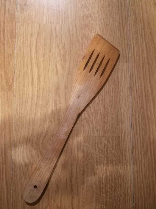 Drewniana łopatka kuchenna