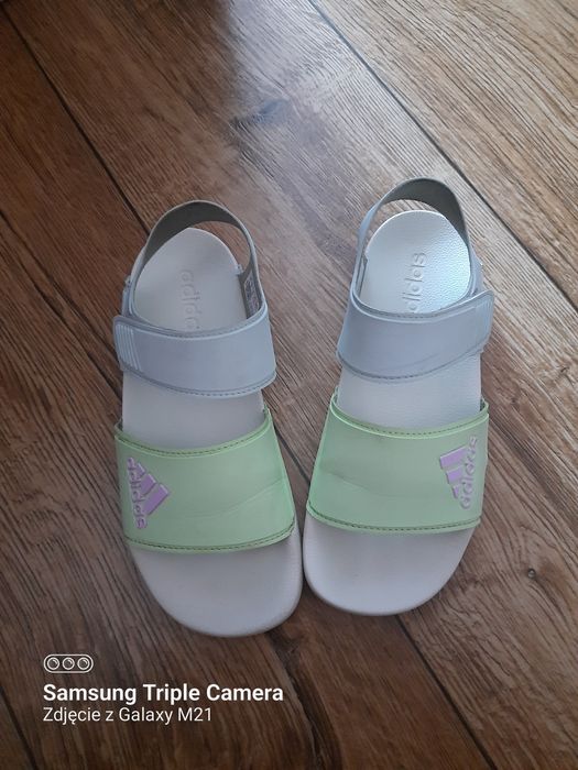 Sprzedam sandały Adidas