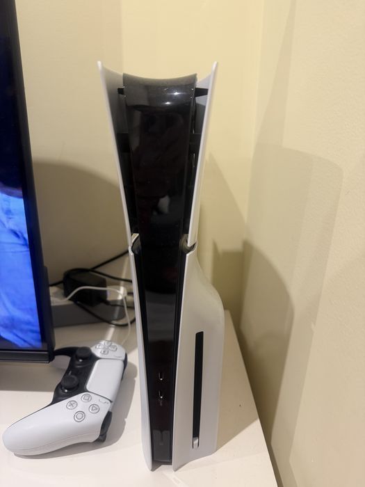 PlayStation 5 + jogo CALL OF DUTY