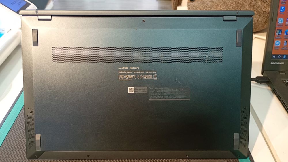 Portatil ASUS Zenbook