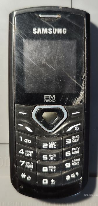 Кнопковий Samsung E1175T