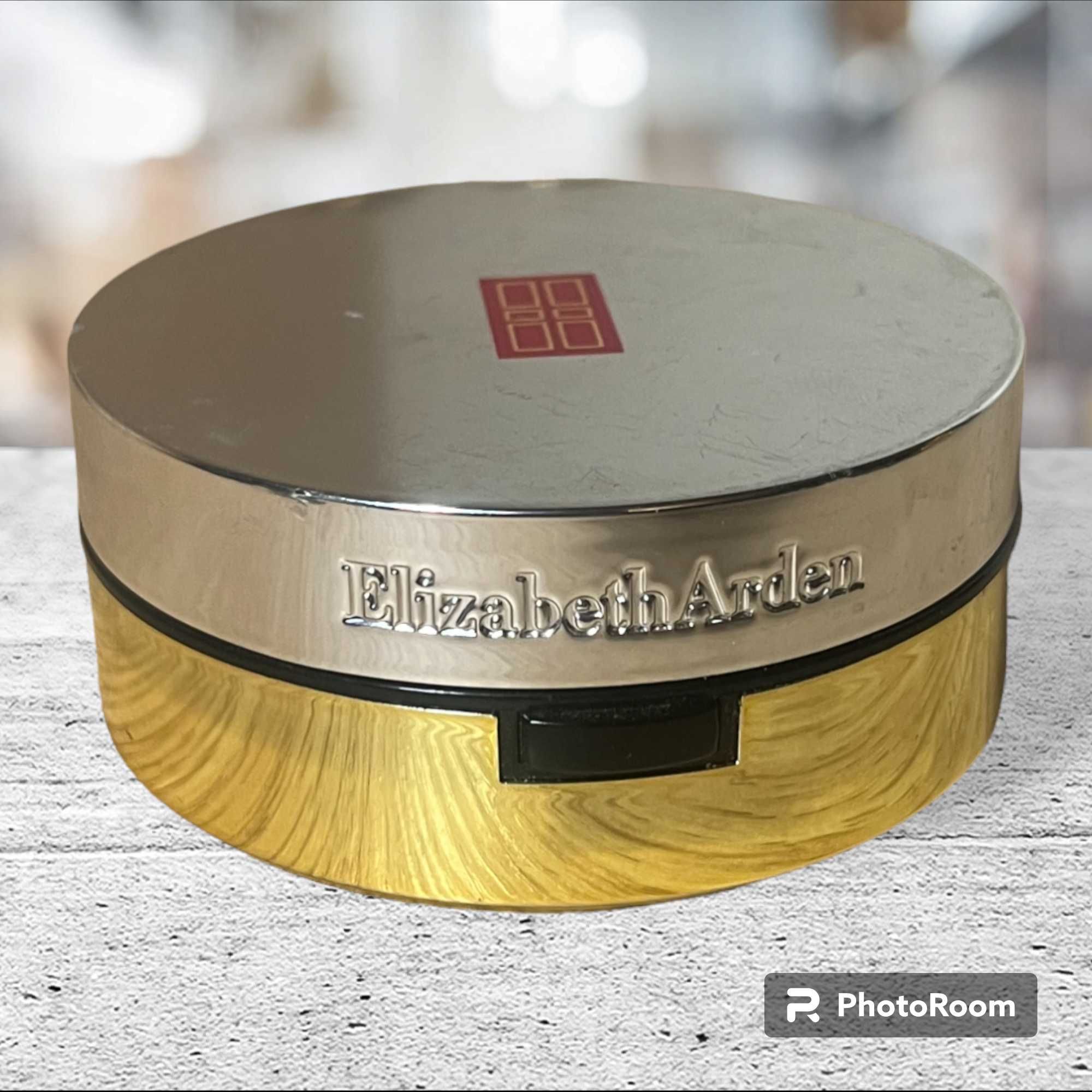 Elizabeth Arden Podkład pudrowy odcień 04