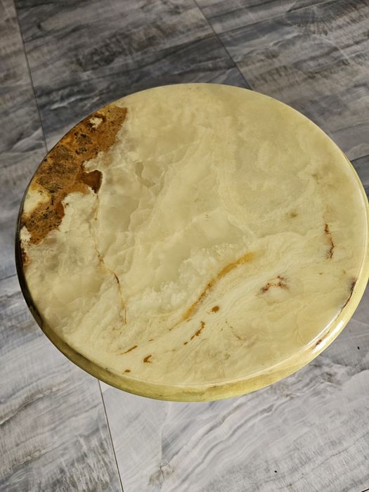 Antyczny stolik kawowy z onyksu  onyksumaly