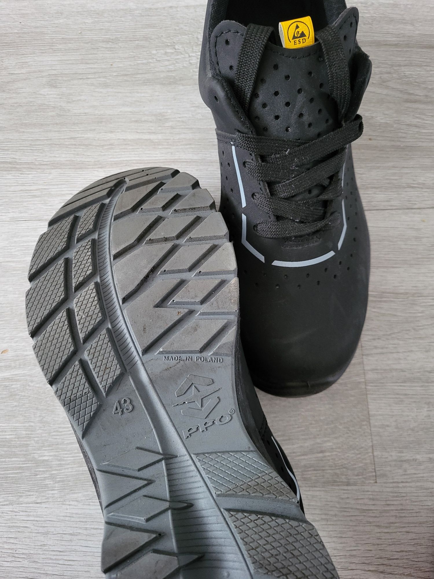 Sprzedam buty robocze