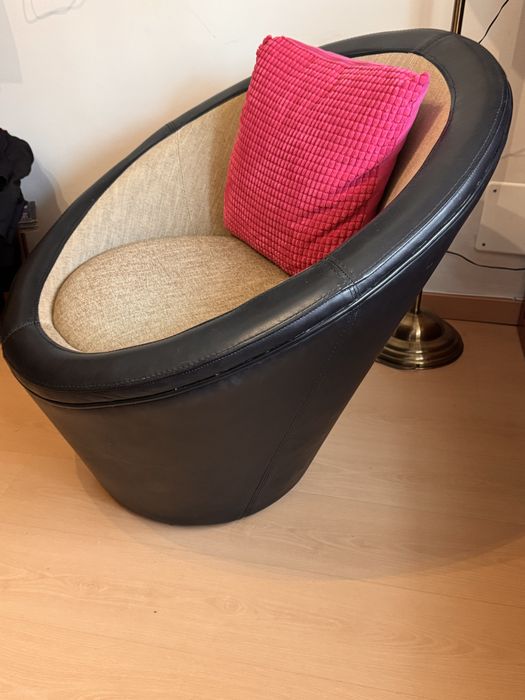 Sofa individual, como novo, perfeito para sala, quarto ou escritorio..