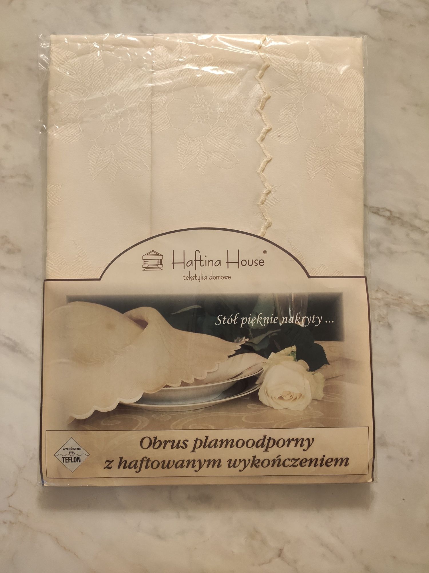 Obrus plamoodporny Haftina House 130x160