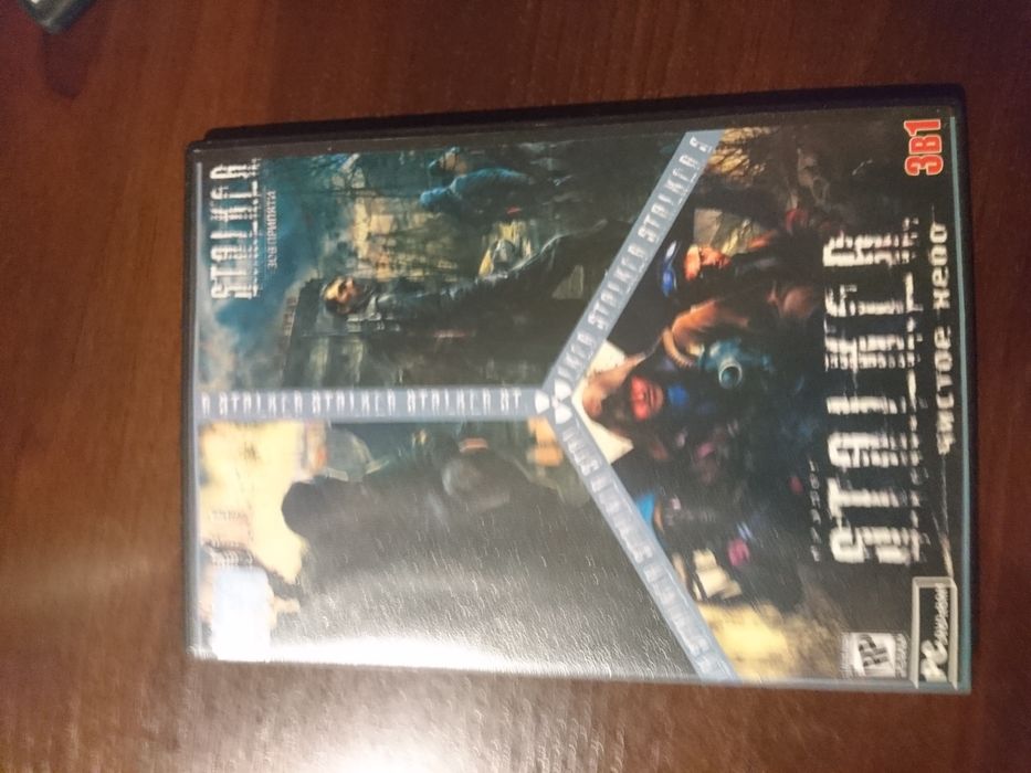 Игры , для пк. И полочка ,для дисков .