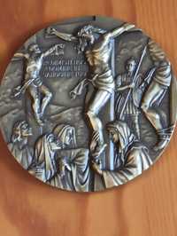 Medalha da crucificação de Cristo -aniversário da morte e ressurreição