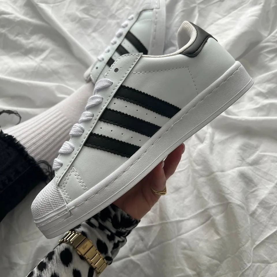 Жіночі кросівки Adidas Superstar