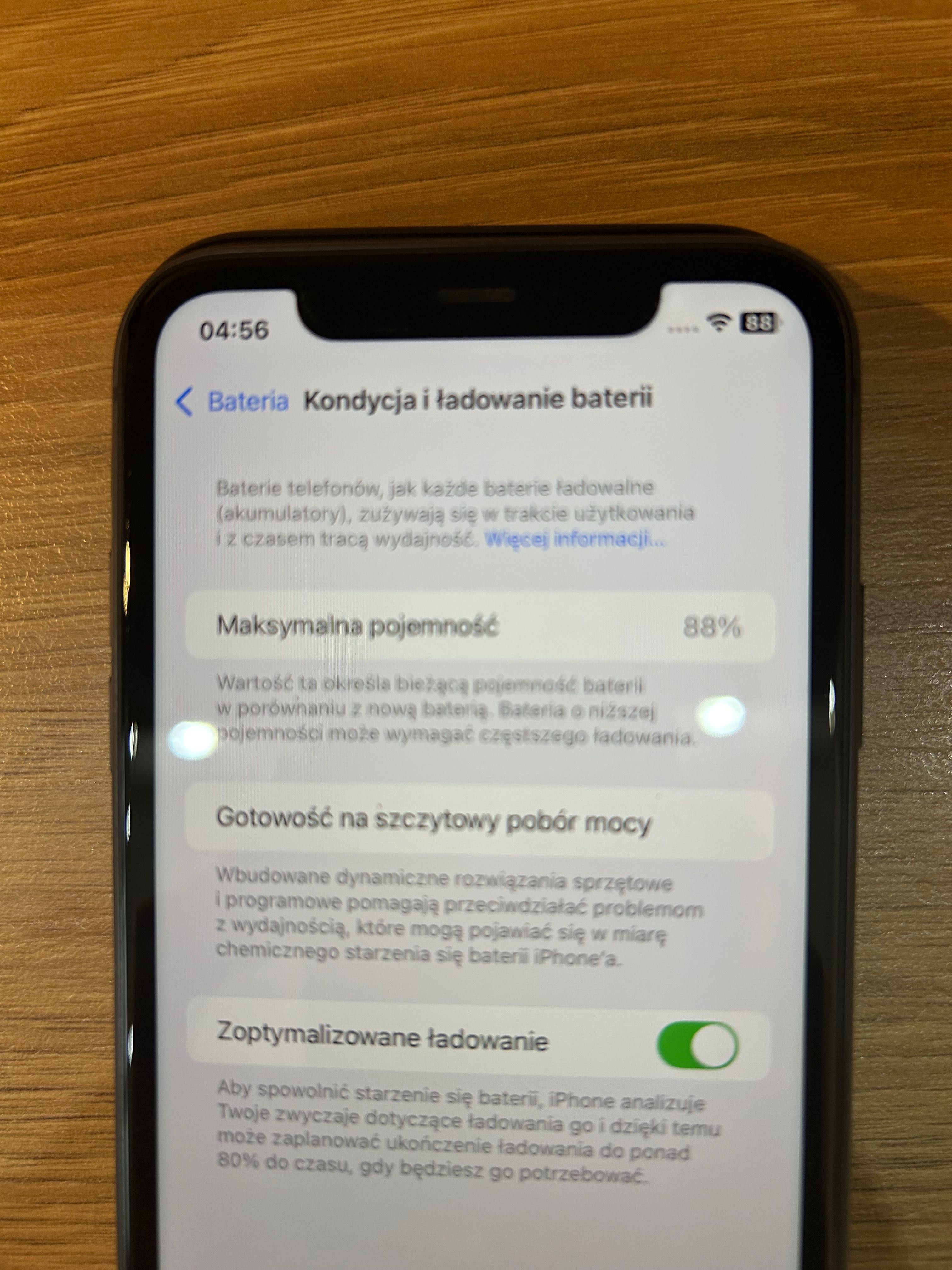 iPhone 11 64Gb + etui spigen